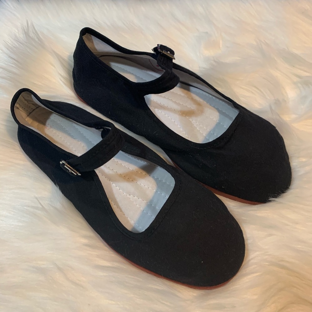 Urban Outfitters Brand Amin Hao Mary Janes Size 9